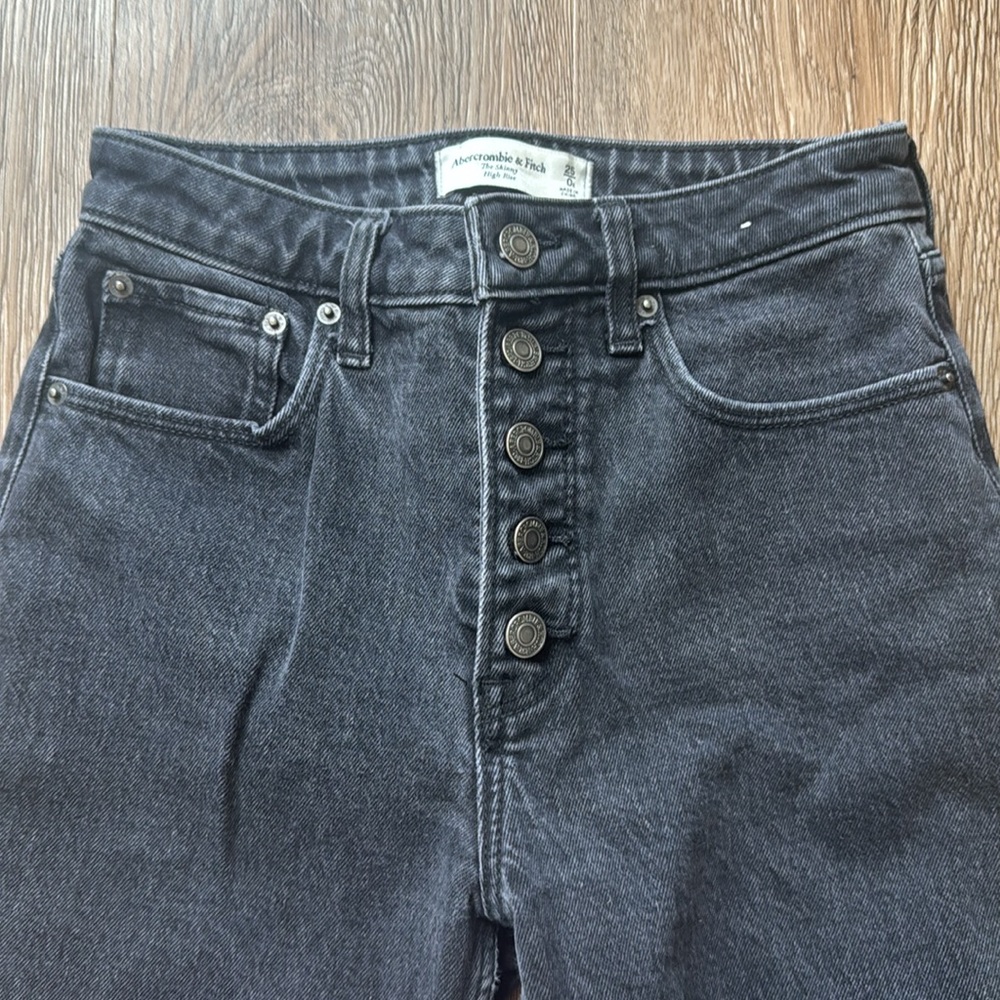 Abercrombie & Fitch The Skinny High Rise Curve Love button down jeans Size 25